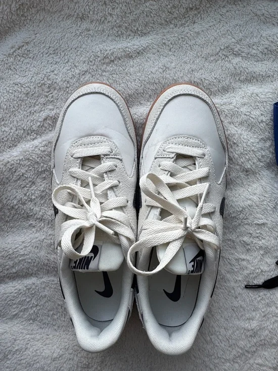 Nike White & Navy Casual Sneakers with Gum Outsole - Picture 2 of 3